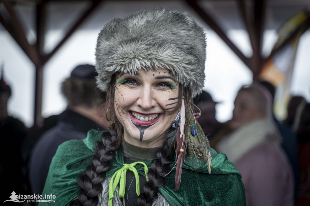 Dziesiątki osób weszły do lodowatej wody w Jarocinie