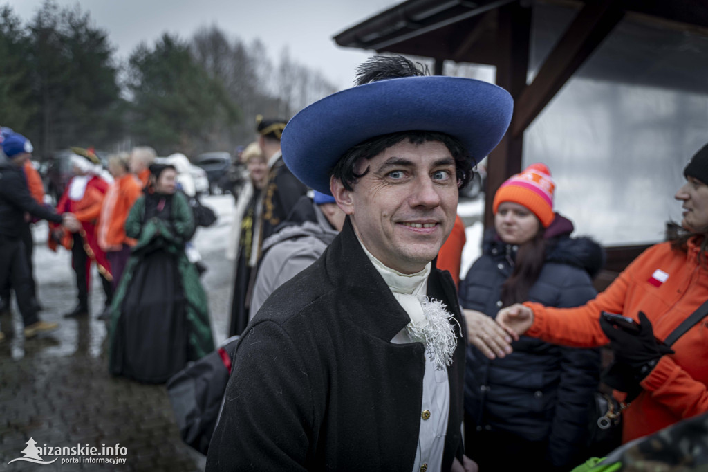 Dziesiątki osób weszły do lodowatej wody w Jarocinie