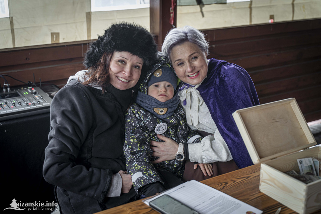 Dziesiątki osób weszły do lodowatej wody w Jarocinie