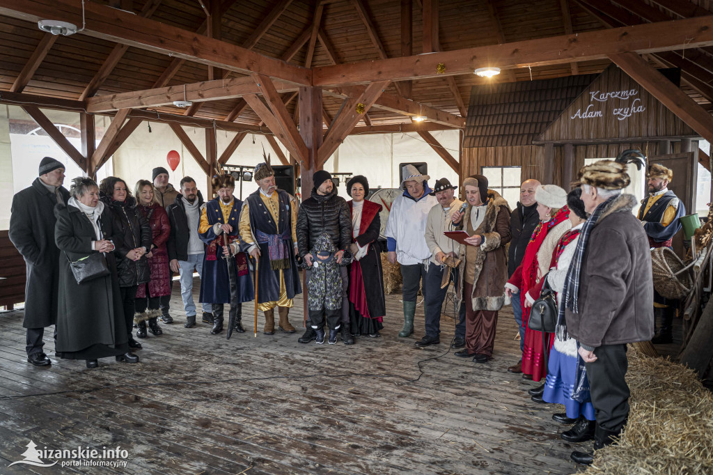 Dziesiątki osób weszły do lodowatej wody w Jarocinie