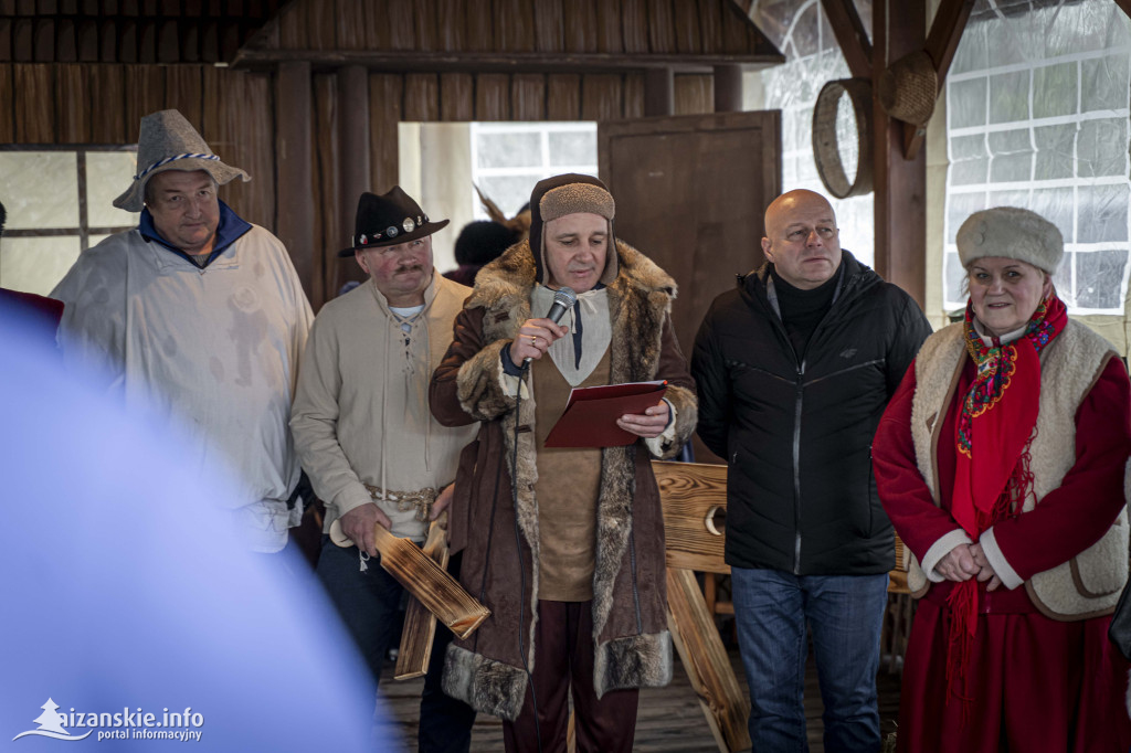Dziesiątki osób weszły do lodowatej wody w Jarocinie