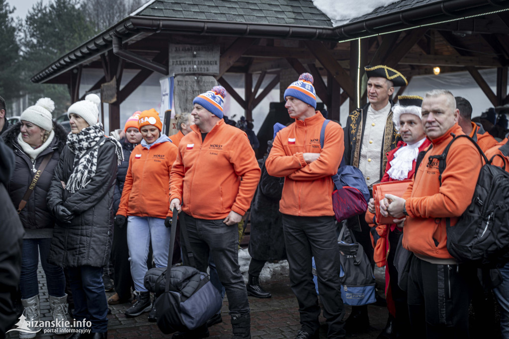 Dziesiątki osób weszły do lodowatej wody w Jarocinie