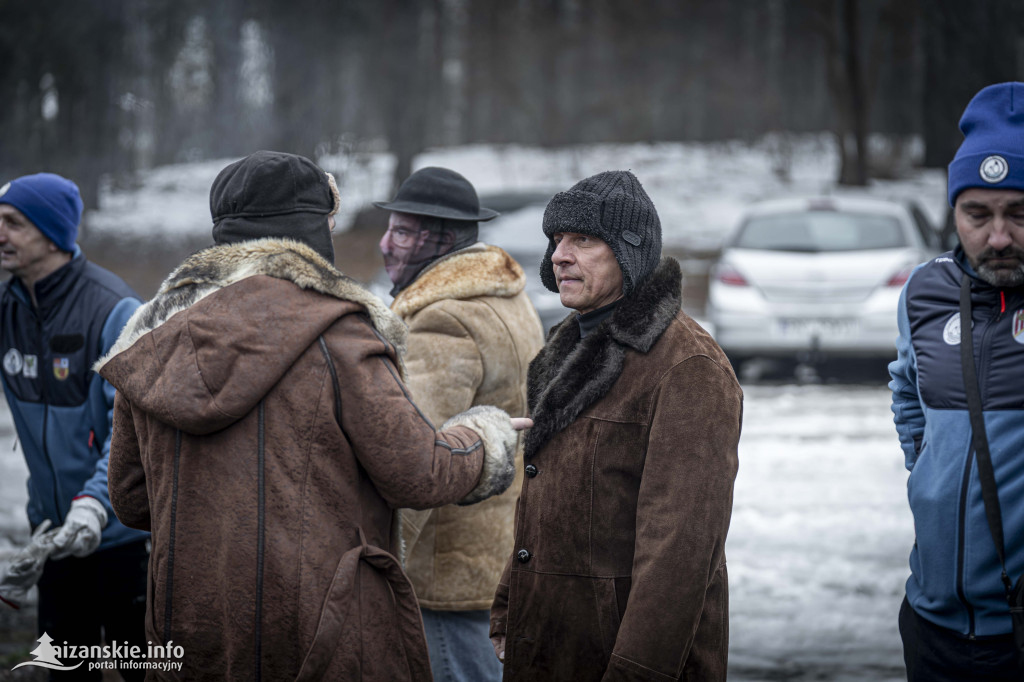 Dziesiątki osób weszły do lodowatej wody w Jarocinie