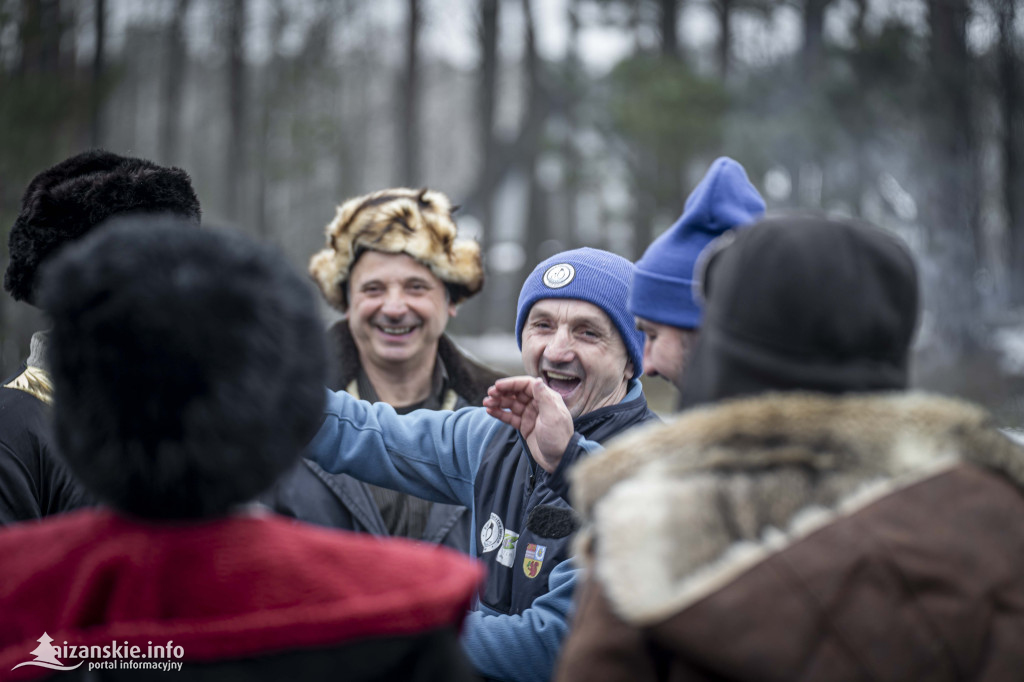 Dziesiątki osób weszły do lodowatej wody w Jarocinie