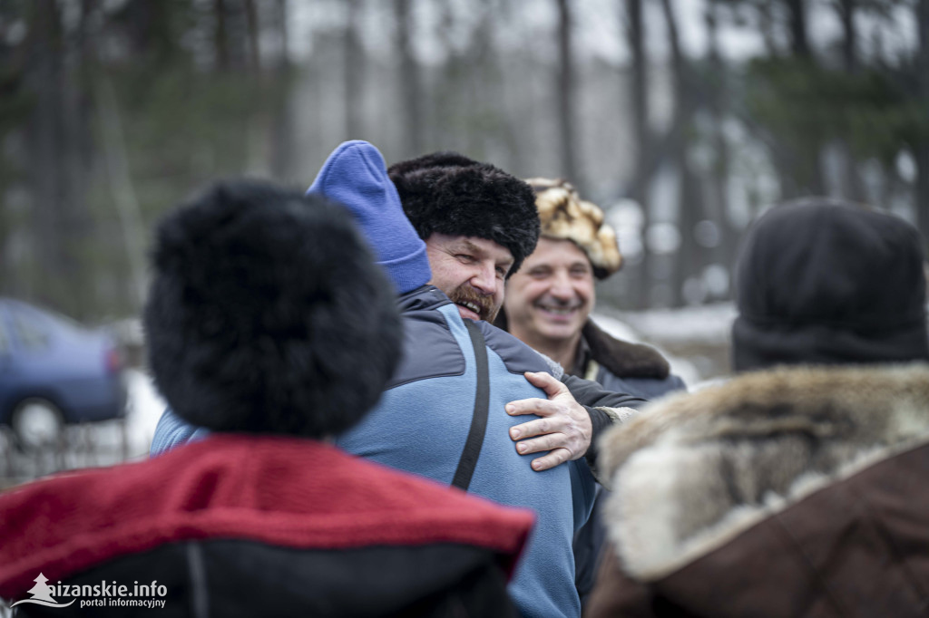 Dziesiątki osób weszły do lodowatej wody w Jarocinie