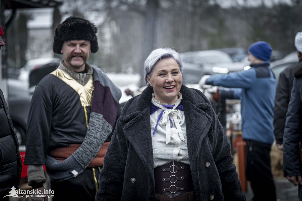 Dziesiątki osób weszły do lodowatej wody w Jarocinie