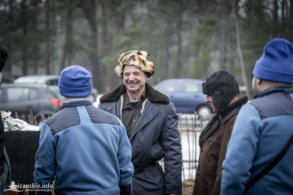 Dziesiątki osób weszły do lodowatej wody w Jarocinie