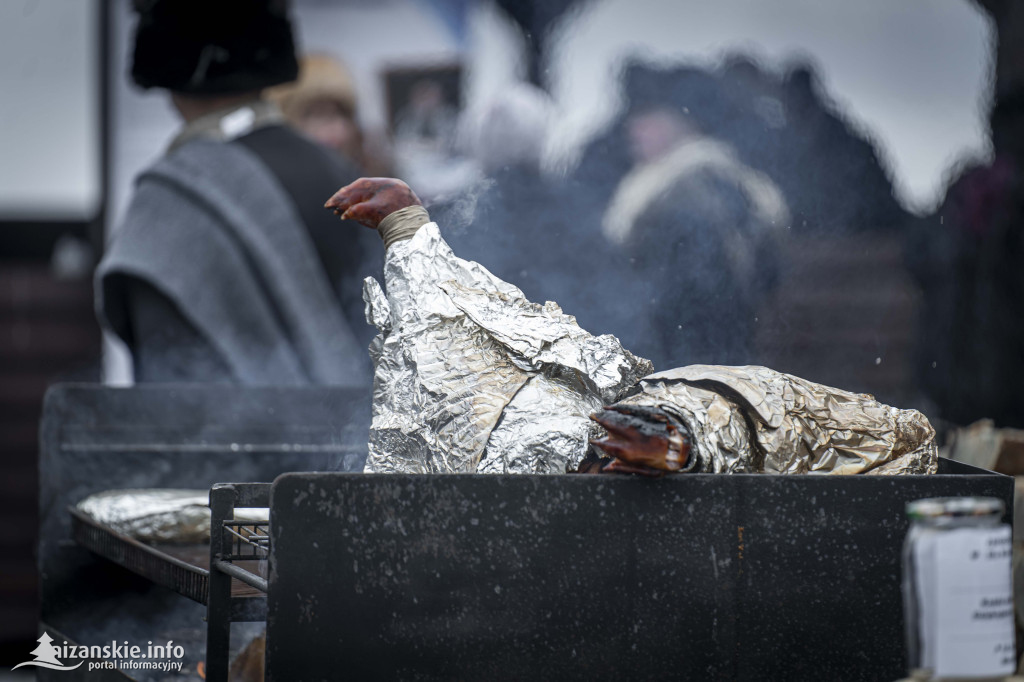 Dziesiątki osób weszły do lodowatej wody w Jarocinie