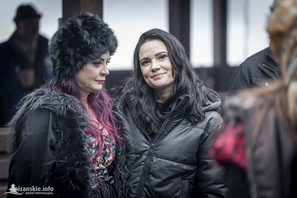 Dziesiątki osób weszły do lodowatej wody w Jarocinie