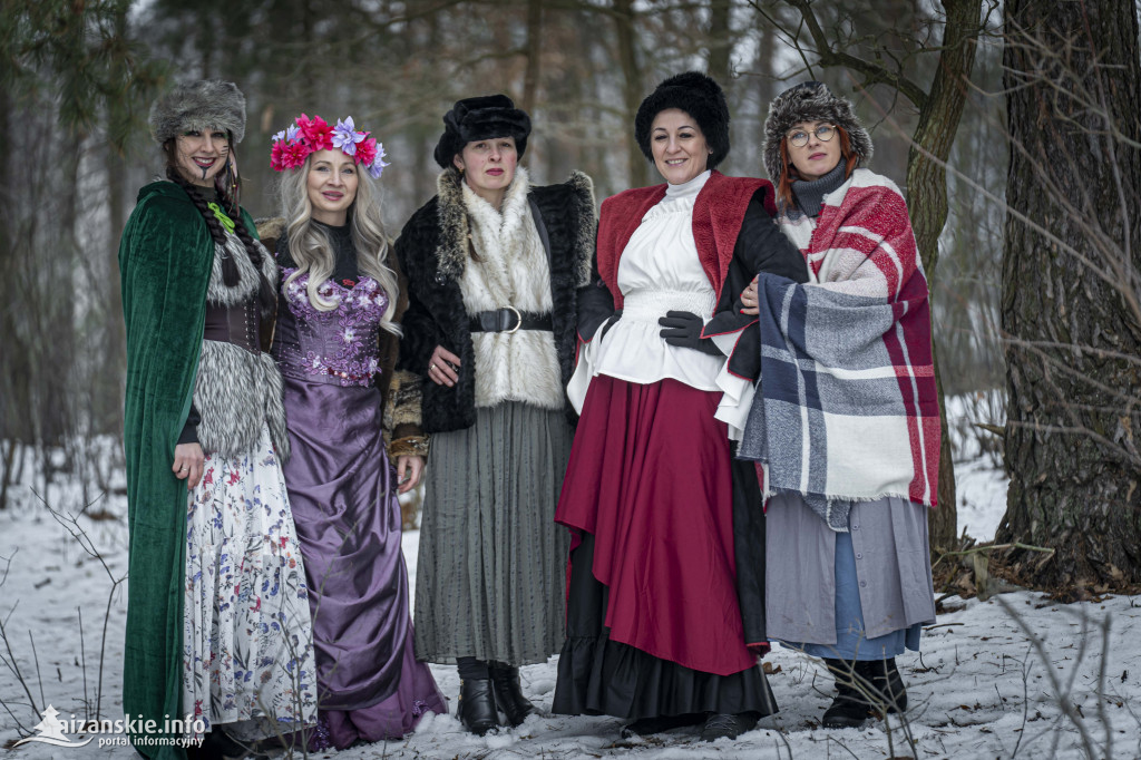 Dziesiątki osób weszły do lodowatej wody w Jarocinie