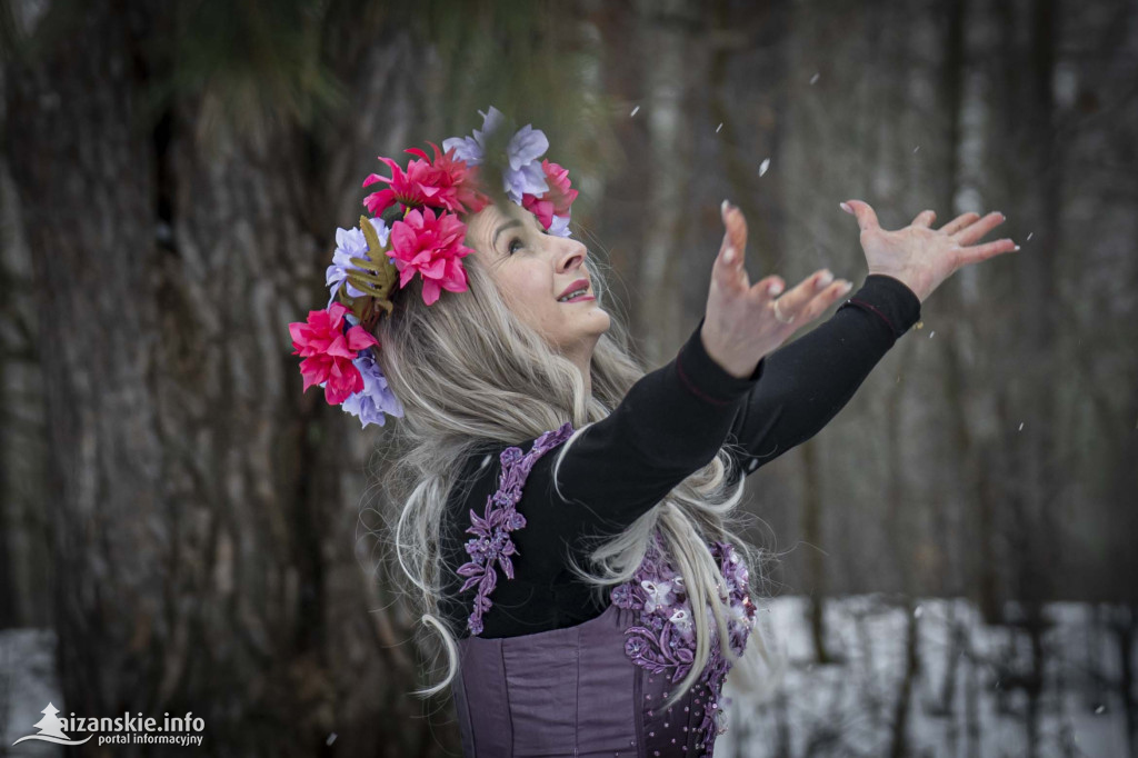 Dziesiątki osób weszły do lodowatej wody w Jarocinie