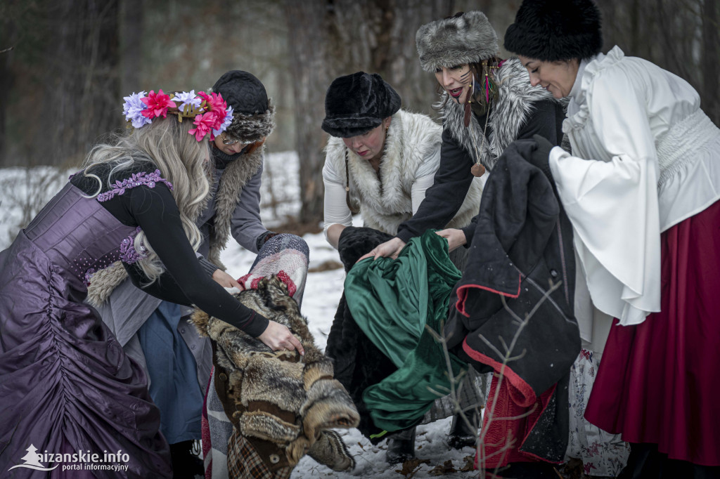Dziesiątki osób weszły do lodowatej wody w Jarocinie