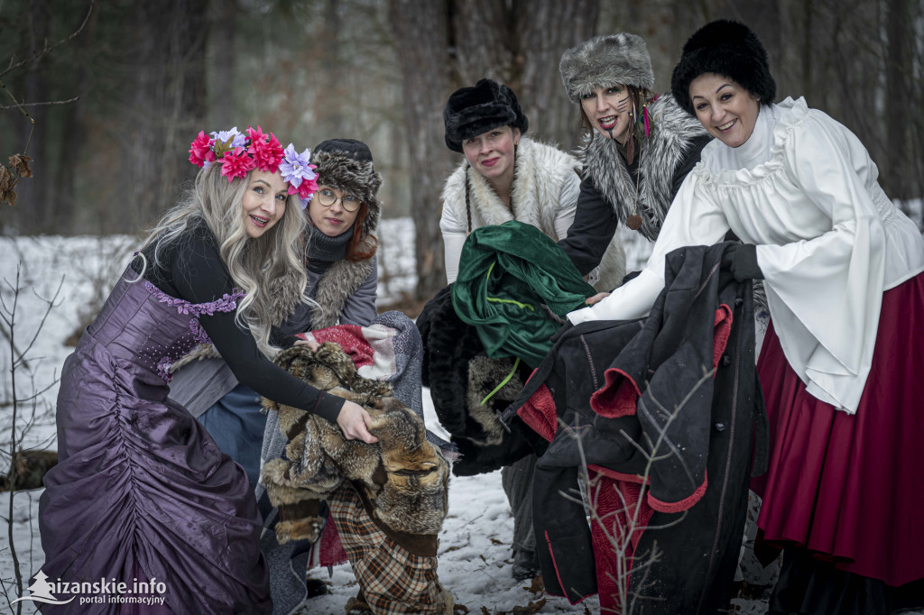 Dziesiątki osób weszły do lodowatej wody w Jarocinie