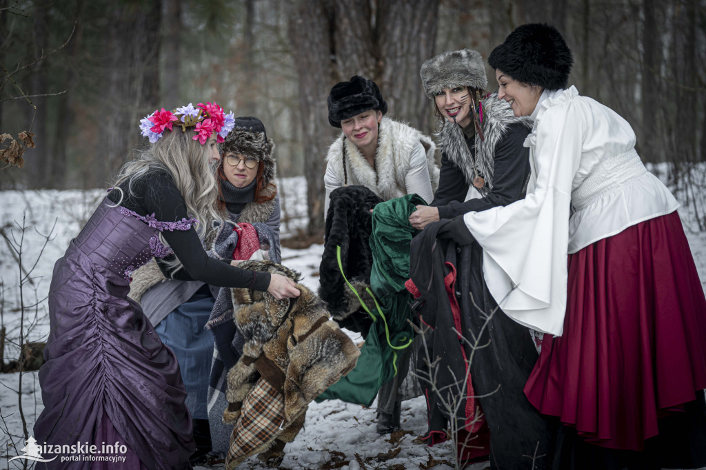 Dziesiątki osób weszły do lodowatej wody w Jarocinie