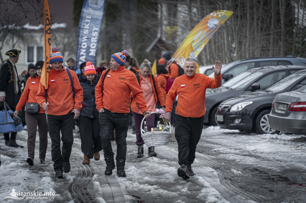 Dziesiątki osób weszły do lodowatej wody w Jarocinie