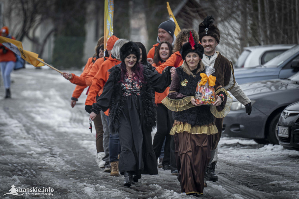 Dziesiątki osób weszły do lodowatej wody w Jarocinie