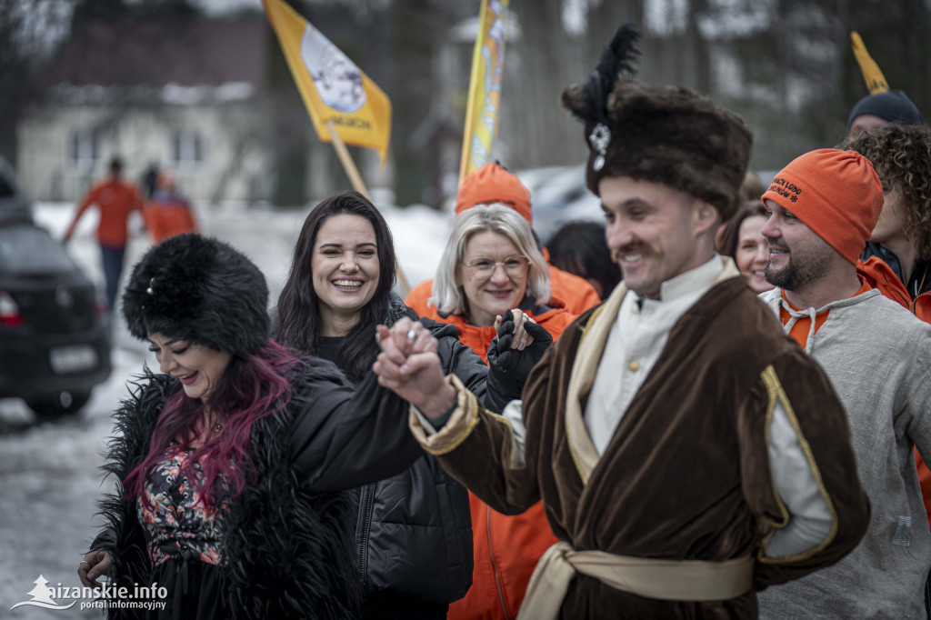 Dziesiątki osób weszły do lodowatej wody w Jarocinie