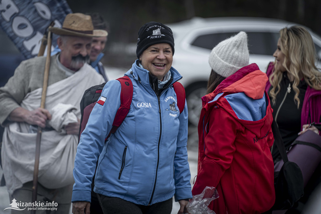 Dziesiątki osób weszły do lodowatej wody w Jarocinie