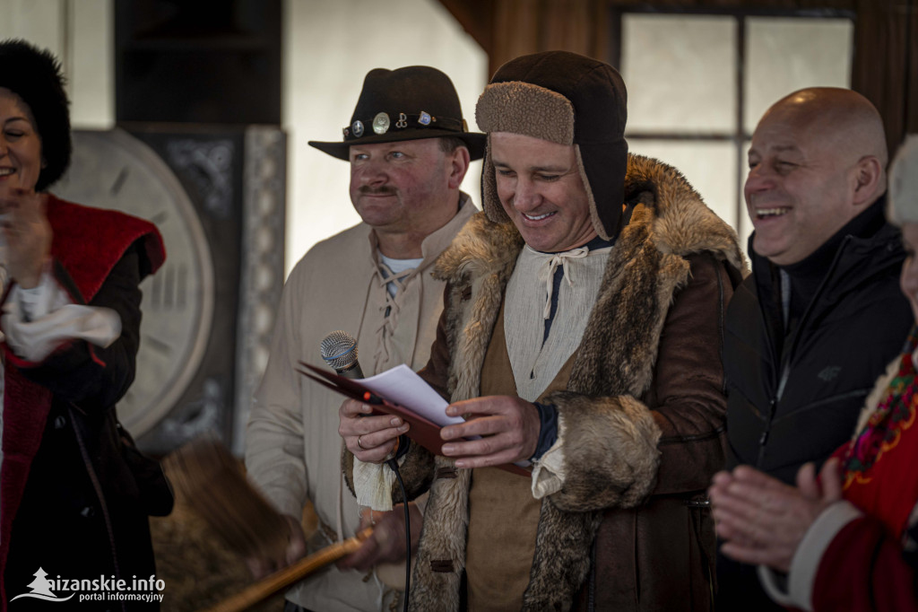 Dziesiątki osób weszły do lodowatej wody w Jarocinie