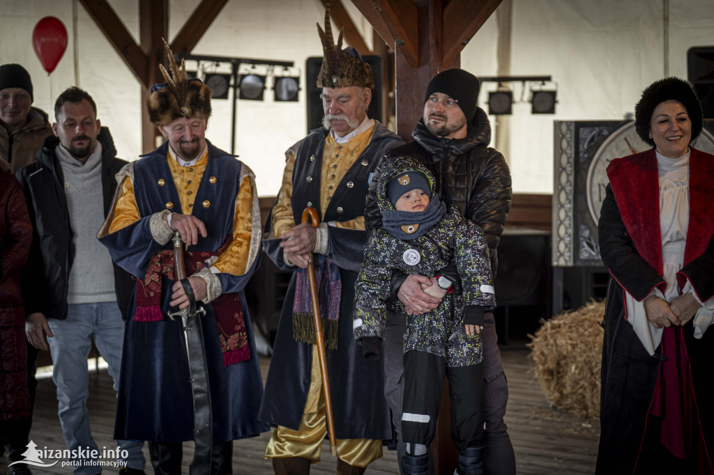 Dziesiątki osób weszły do lodowatej wody w Jarocinie