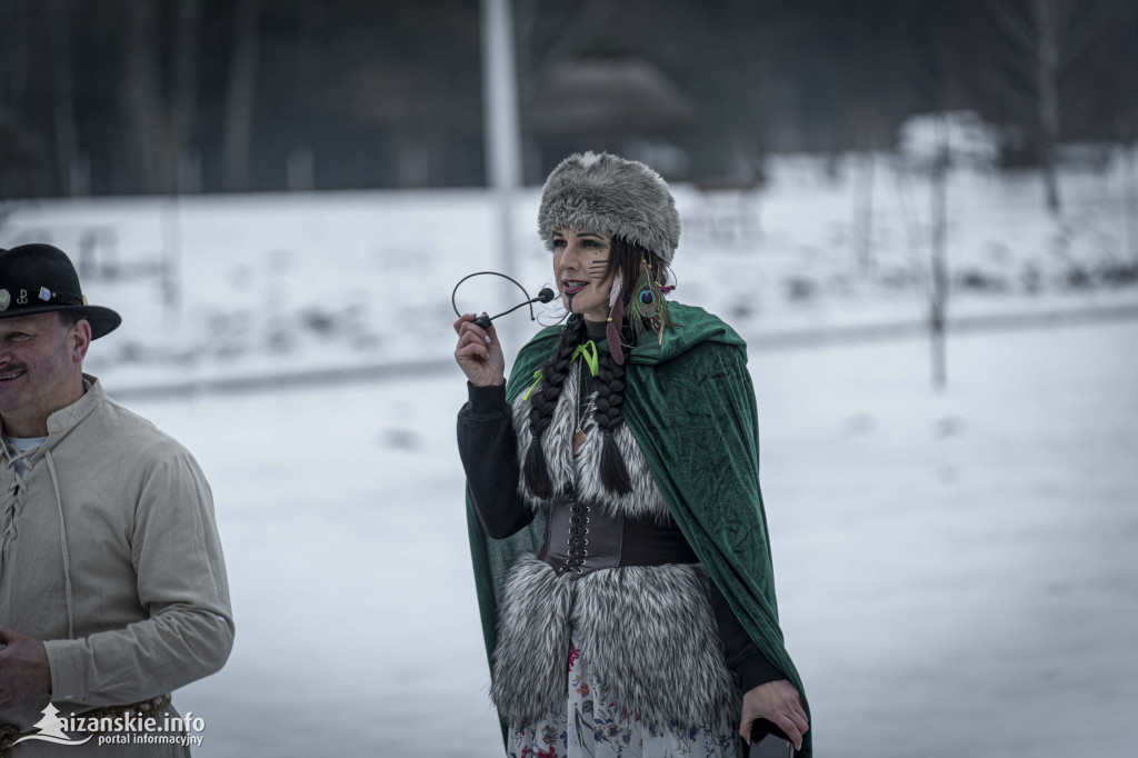 Dziesiątki osób weszły do lodowatej wody w Jarocinie