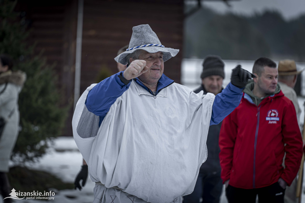 Dziesiątki osób weszły do lodowatej wody w Jarocinie