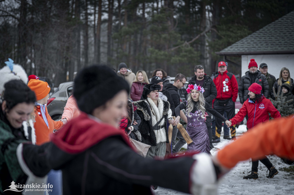 Dziesiątki osób weszły do lodowatej wody w Jarocinie