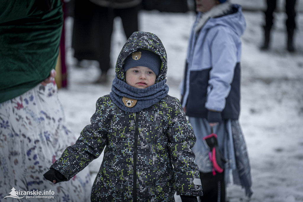 Dziesiątki osób weszły do lodowatej wody w Jarocinie
