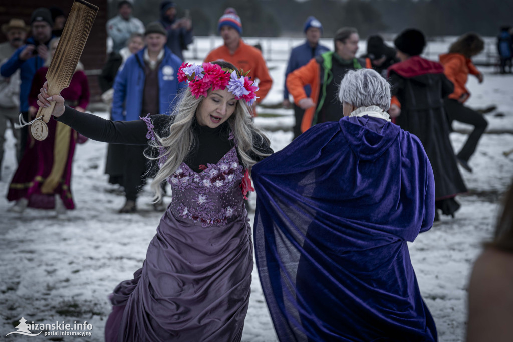 Dziesiątki osób weszły do lodowatej wody w Jarocinie