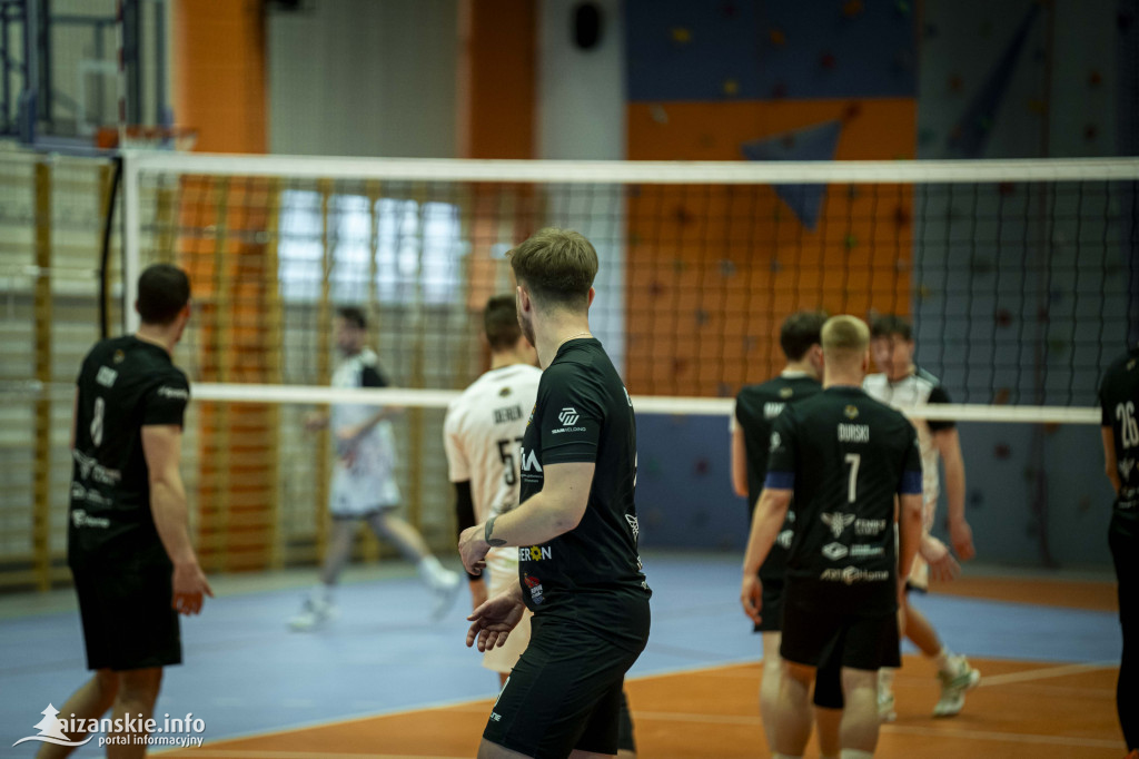 Emocje, walka i pomoc – ostatni mecz Orkana Nisko u siebie