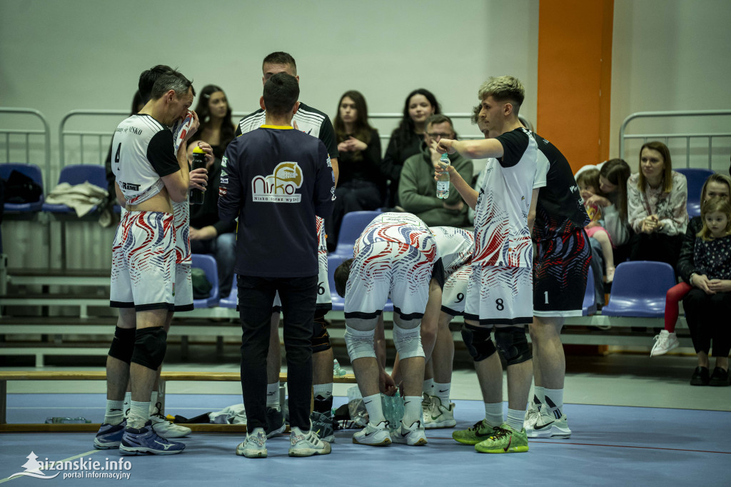 Emocje, walka i pomoc – ostatni mecz Orkana Nisko u siebie