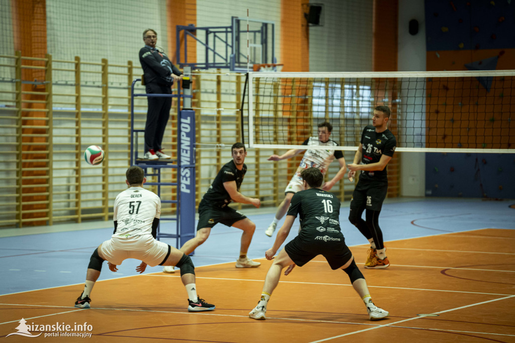 Emocje, walka i pomoc – ostatni mecz Orkana Nisko u siebie