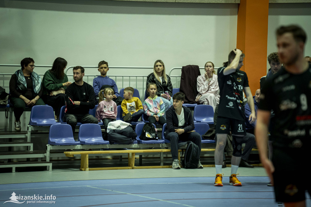 Emocje, walka i pomoc – ostatni mecz Orkana Nisko u siebie