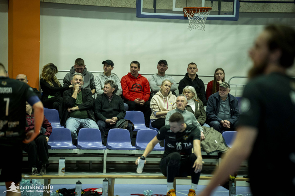 Emocje, walka i pomoc – ostatni mecz Orkana Nisko u siebie