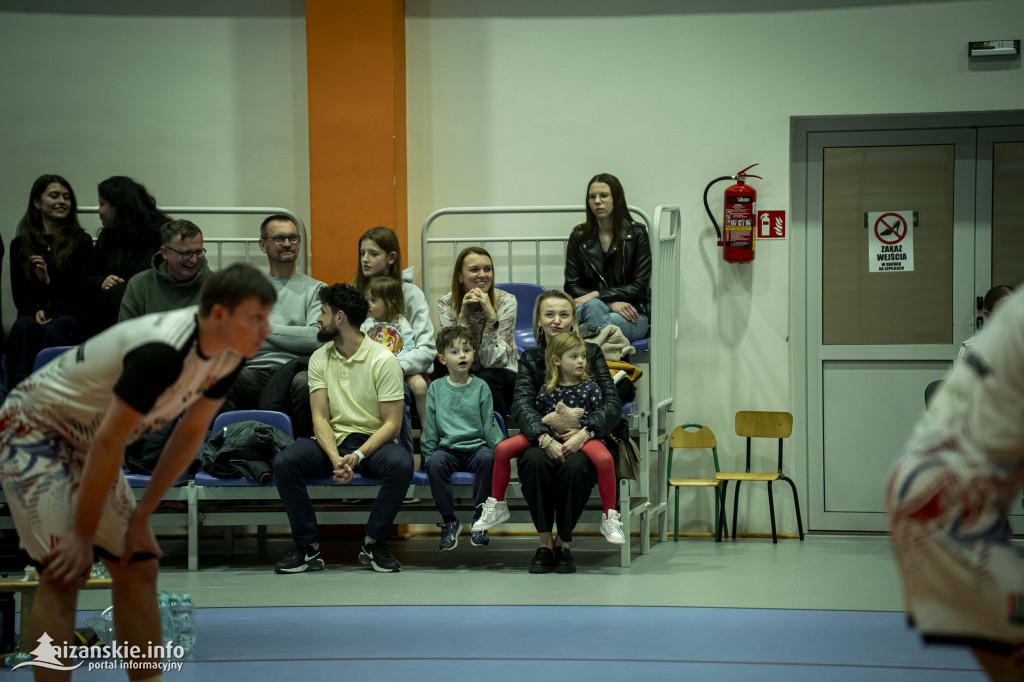 Emocje, walka i pomoc – ostatni mecz Orkana Nisko u siebie