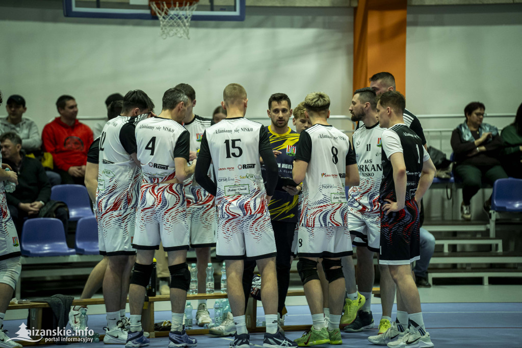 Emocje, walka i pomoc – ostatni mecz Orkana Nisko u siebie