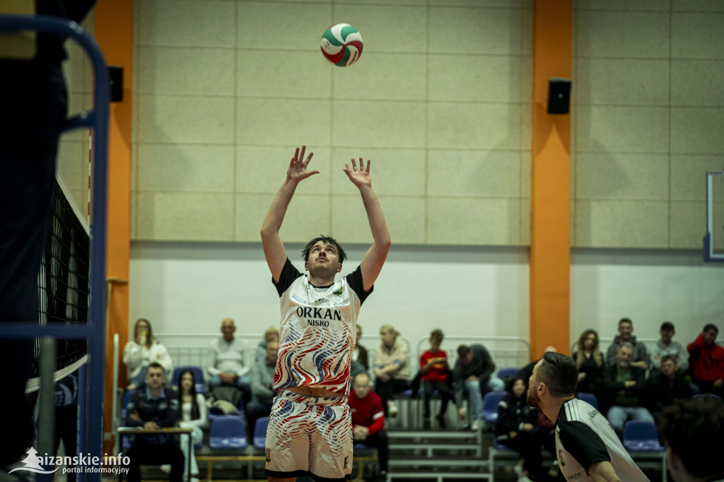 Emocje, walka i pomoc – ostatni mecz Orkana Nisko u siebie