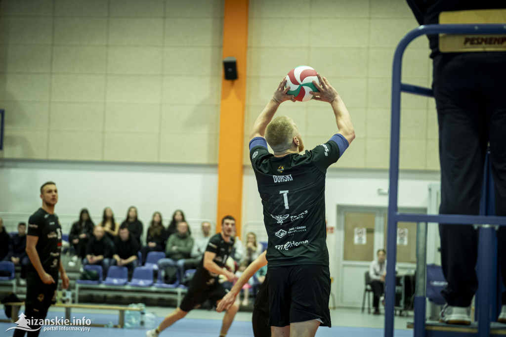 Emocje, walka i pomoc – ostatni mecz Orkana Nisko u siebie