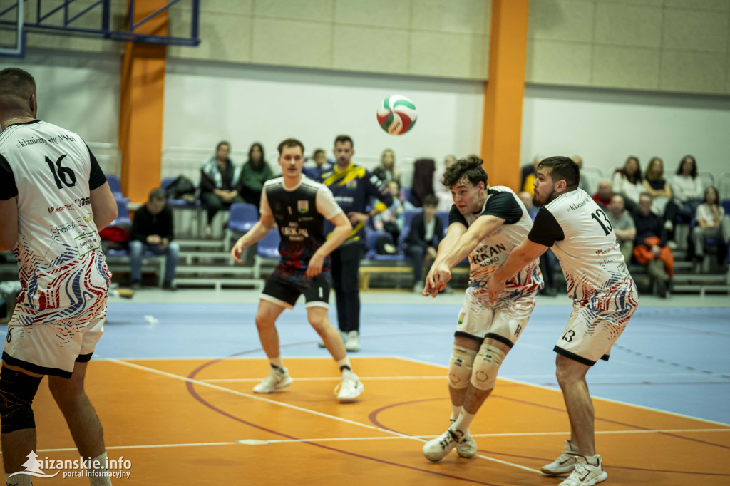 Emocje, walka i pomoc – ostatni mecz Orkana Nisko u siebie