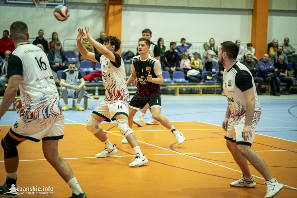 Emocje, walka i pomoc – ostatni mecz Orkana Nisko u siebie