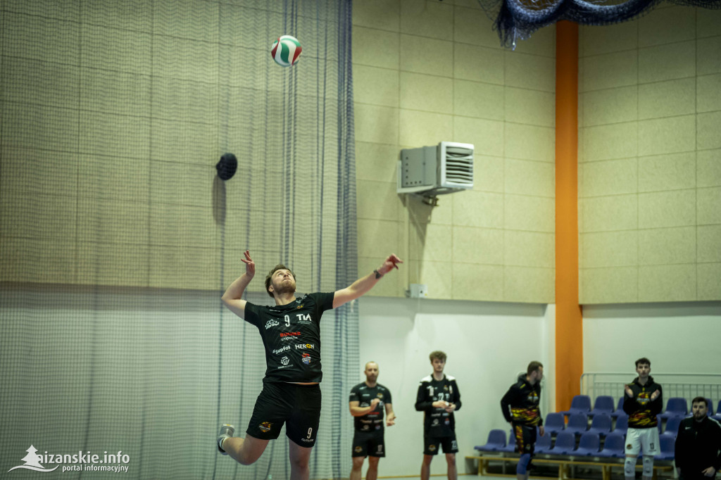 Emocje, walka i pomoc – ostatni mecz Orkana Nisko u siebie