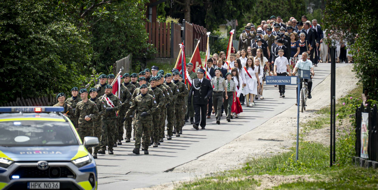 Odsłonięcie pomnika ofiar zbrodni katyńskiej w Kopkach