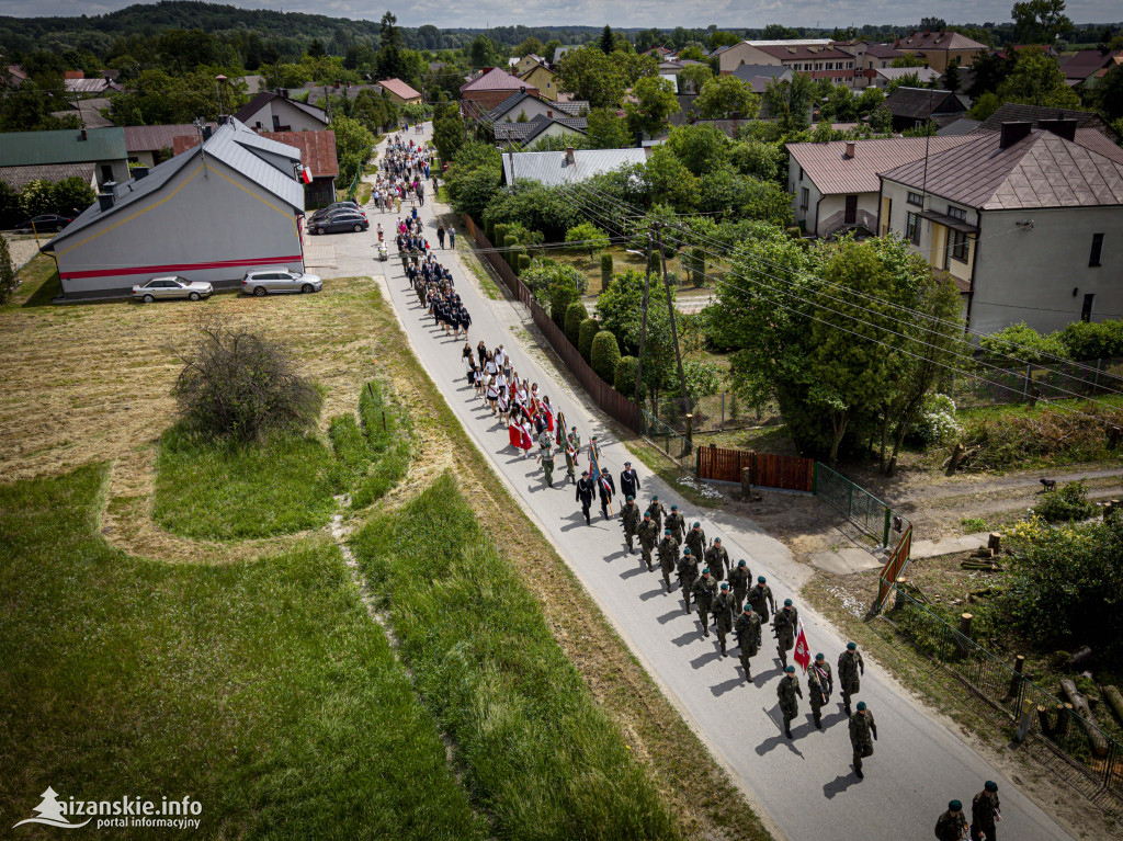 Odsłonięcie pomnika ofiar zbrodni katyńskiej w Kopkach