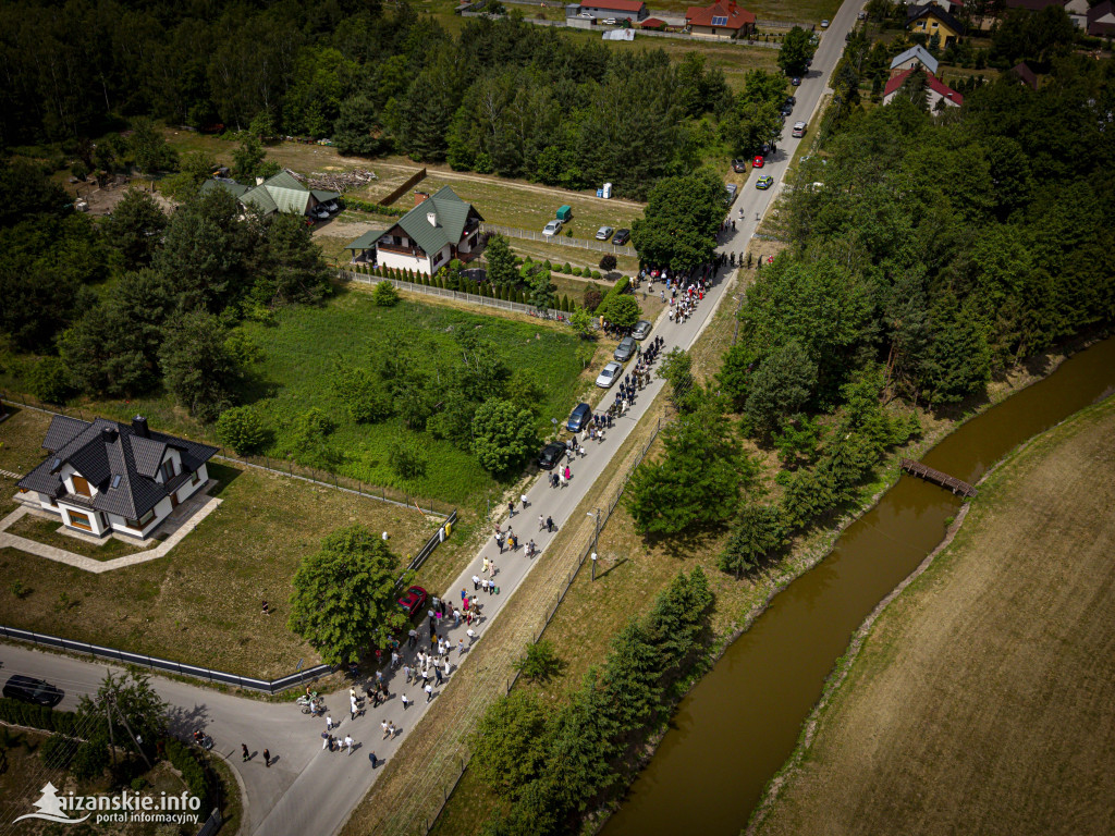 Odsłonięcie pomnika ofiar zbrodni katyńskiej w Kopkach