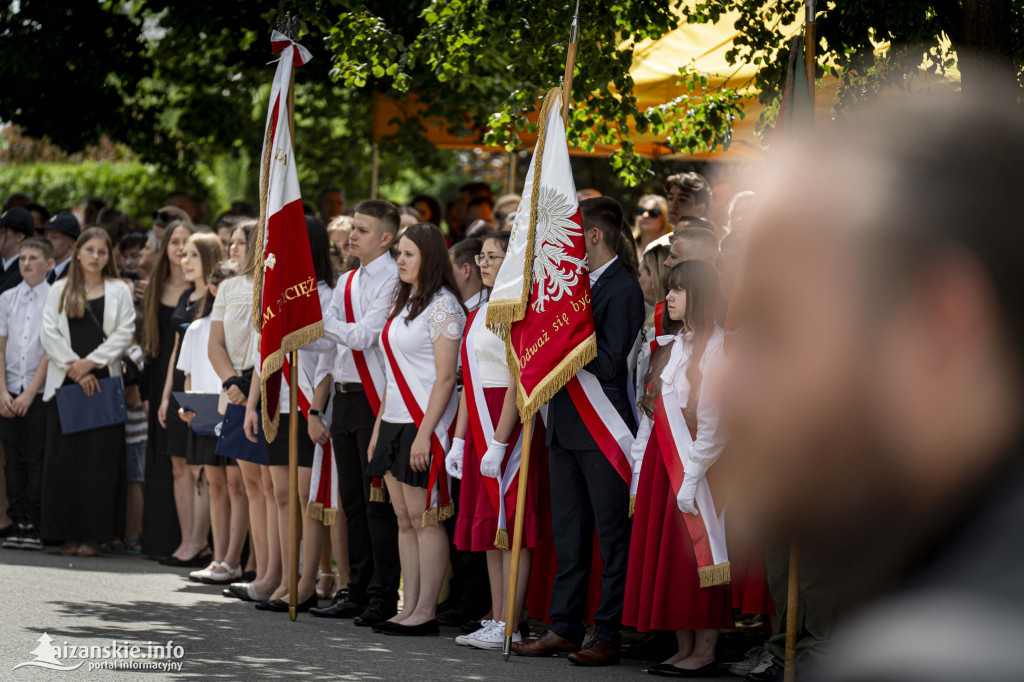 Odsłonięcie pomnika ofiar zbrodni katyńskiej w Kopkach