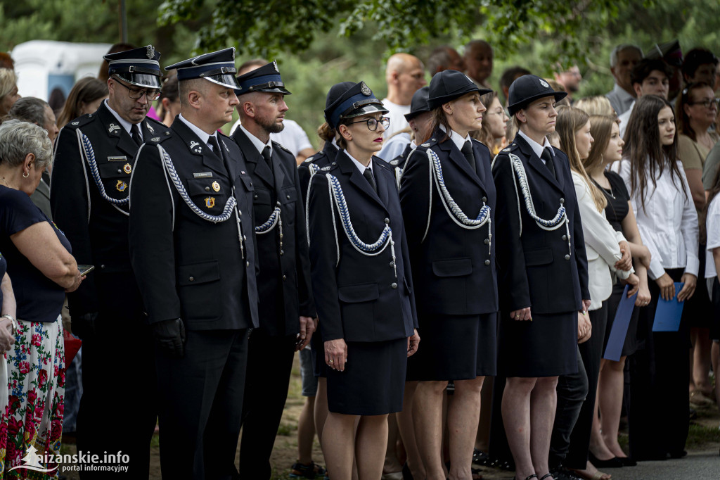 Odsłonięcie pomnika ofiar zbrodni katyńskiej w Kopkach