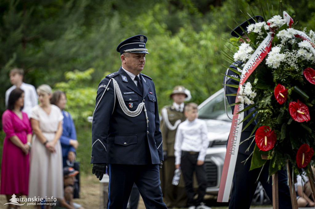 Odsłonięcie pomnika ofiar zbrodni katyńskiej w Kopkach