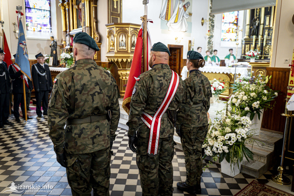 Odsłonięcie pomnika ofiar zbrodni katyńskiej w Kopkach