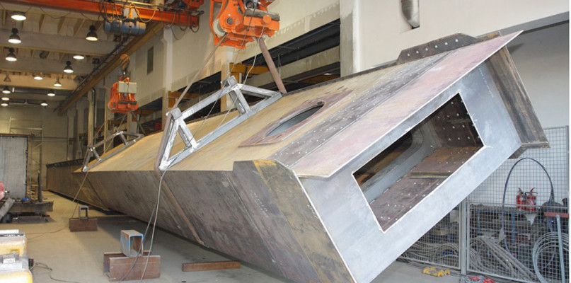 Obrotnik spawalniczy ? urządzenie niezastąpione podczas montażu wiekogabarytowych 