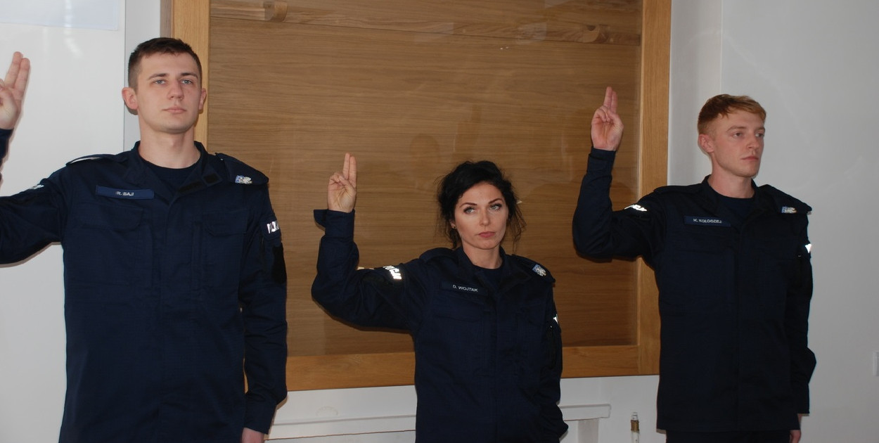 Nowi funkcjonariusze w niżańskiej Komendzie Policji